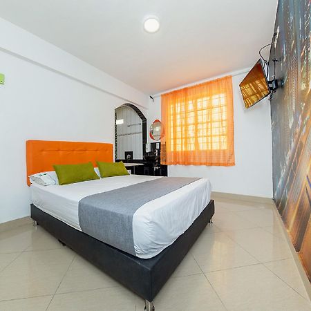 Ayenda 1231 Paradise Center 메딜린 외부 사진