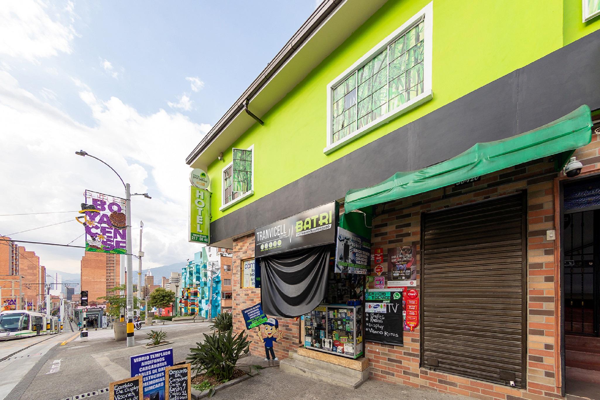 Ayenda 1231 Paradise Center 메딜린 외부 사진